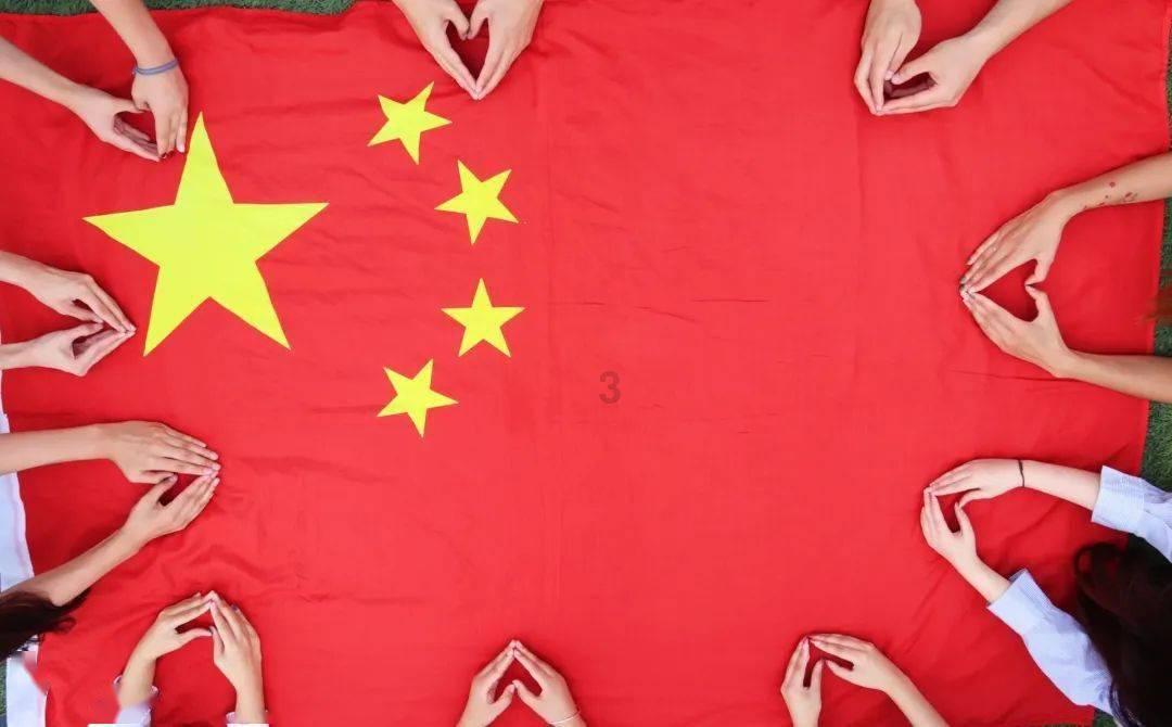 一样是降龙十八掌,乔峰使之天下无敌,而这位一出手就被杀